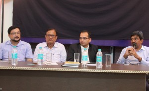 NsAI presser on fees and licensing of GM traits. Pawan Kumar Kansal, CMD of Kohinor Seed Fields is second from left. Prabhakar Rao is on extreme right. Photo by Vivian Fernandes. 